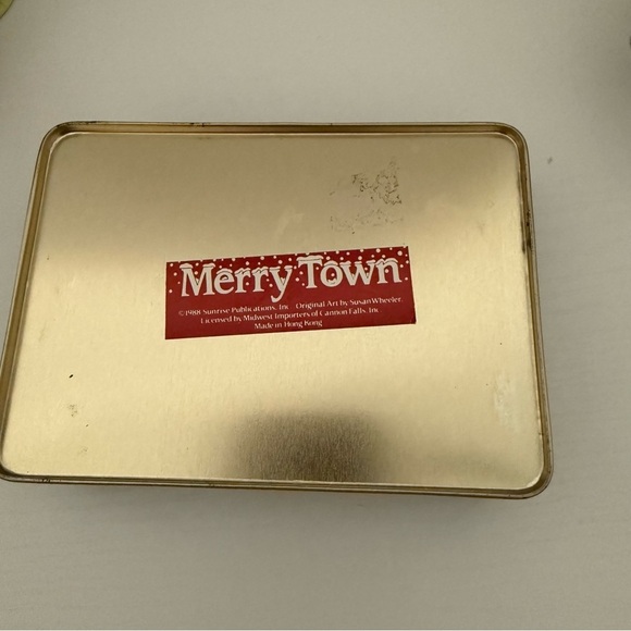VTG Ian Logan’s Haberdashery Tin 1983 & Merry Town Candy Tin 1988 - Picture 12 of 12